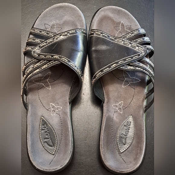 Clarks Black Leather Open Toe Slides  Size 7M - Picture 3 of 10